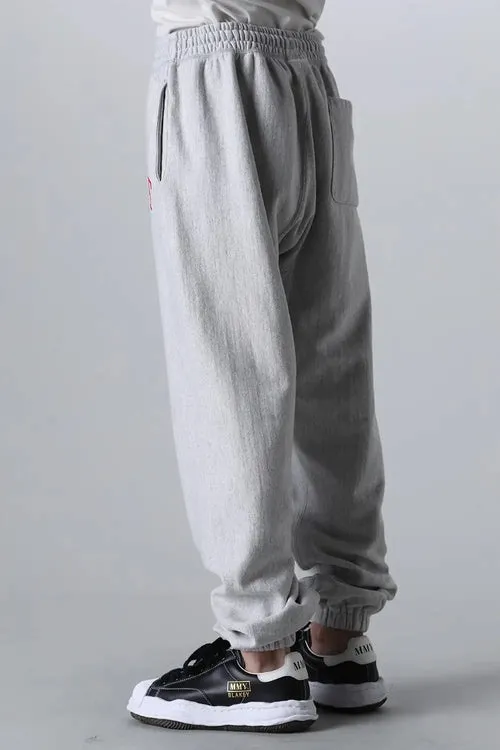 SAINT MICHAEL ARCH SAINT SET PANTS/BLACK The latest SAINT LOGO sweatpants, washed black/gray gray S-XL, custom woven and dyed, black surface and gray bottom fabric, same as the original version, original level straight cracking pulp, original cut and loose fit